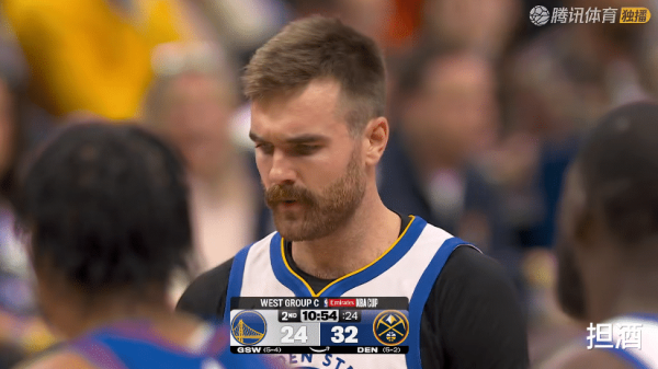 红牛配资 勇士惨败! 格林17+6+4, 赛后巴特勒迎接队友, 格林来到场边和球迷互动